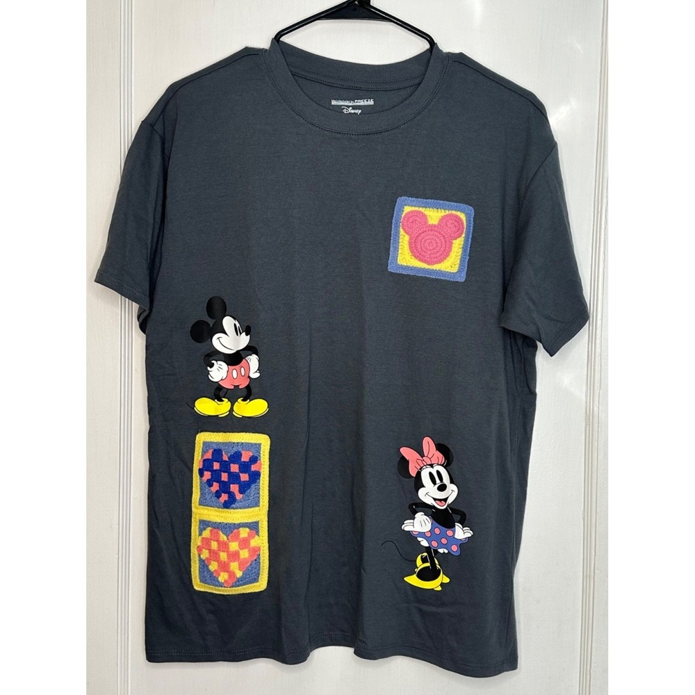 Disney x Freeze Size M Gray Mickey Minnie Crochet Applique Granny Square T-Shirt